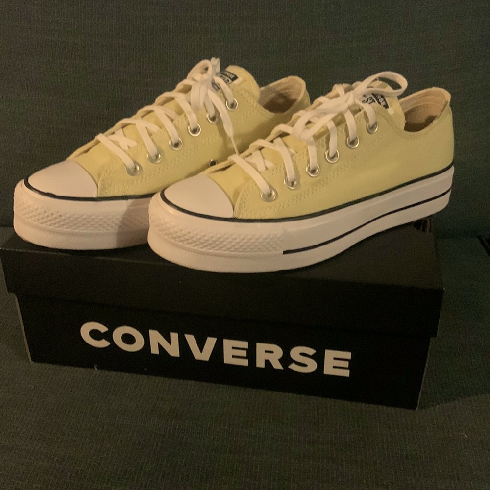 Yellow platform converse woman’s 8